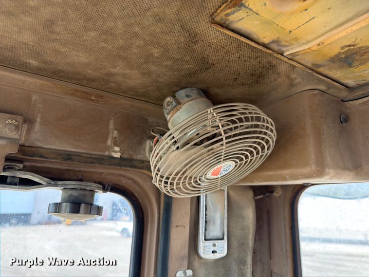 image for item FK0124 1986 Caterpillar 950B wheel loader