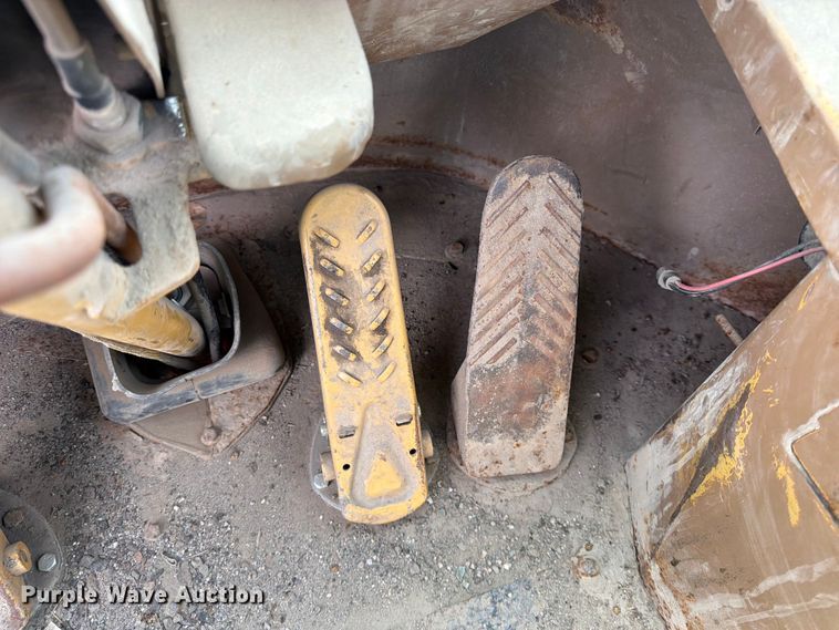 image for item FK0124 1986 Caterpillar 950B wheel loader