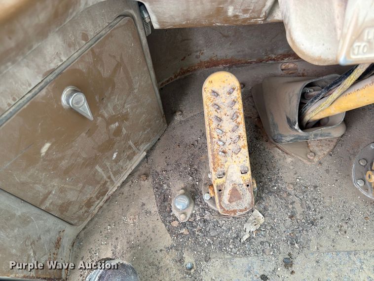 image for item FK0124 1986 Caterpillar 950B wheel loader