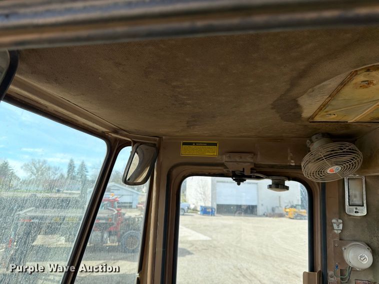 image for item FK0124 1986 Caterpillar 950B wheel loader