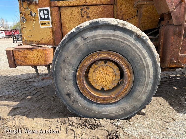 image for item FK0124 1986 Caterpillar 950B wheel loader