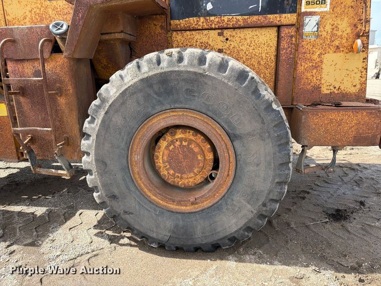 image for item FK0124 1986 Caterpillar 950B wheel loader