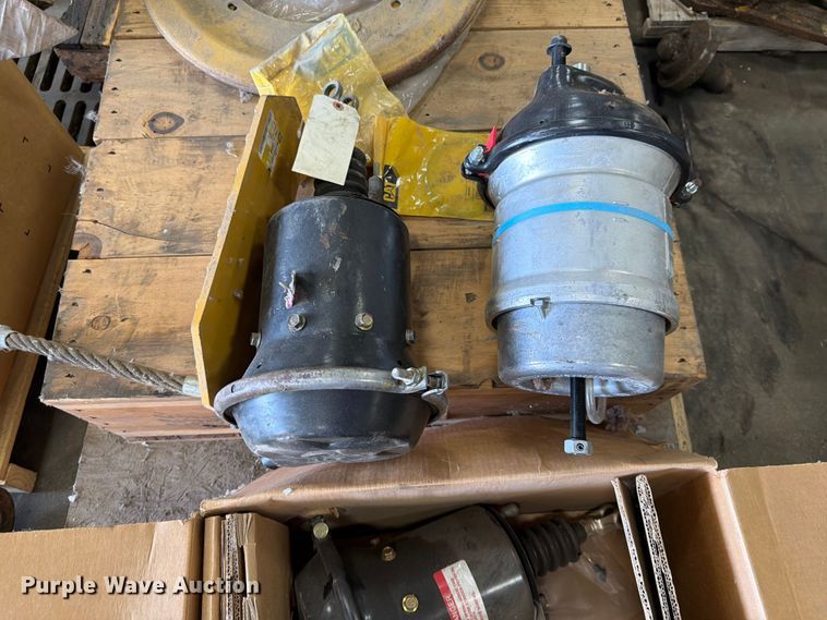 image for item FK0129 Caterpillar dozer parts