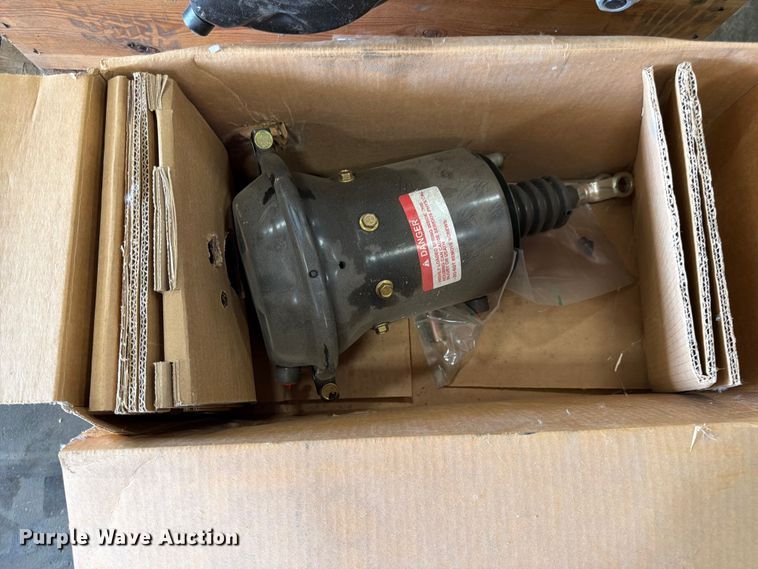 image for item FK0129 Caterpillar dozer parts
