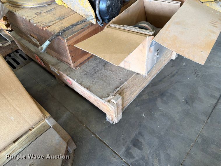 image for item FK0129 Caterpillar dozer parts