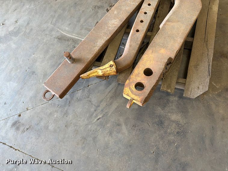 image for item FK0129 Caterpillar dozer parts