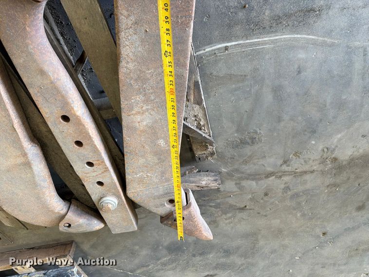 image for item FK0129 Caterpillar dozer parts