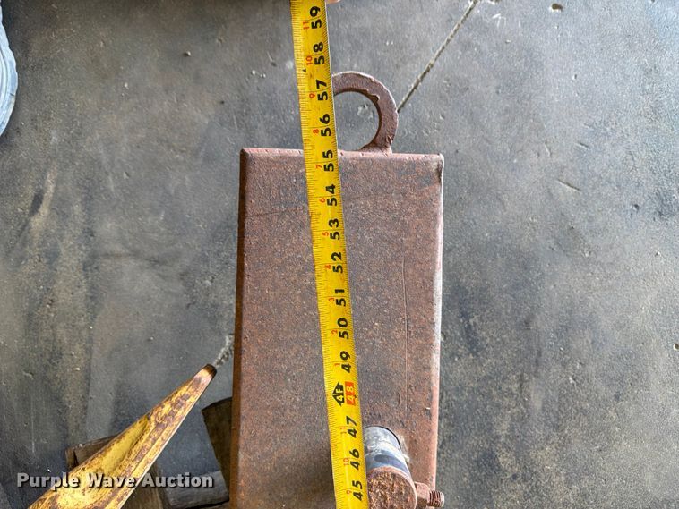 image for item FK0129 Caterpillar dozer parts
