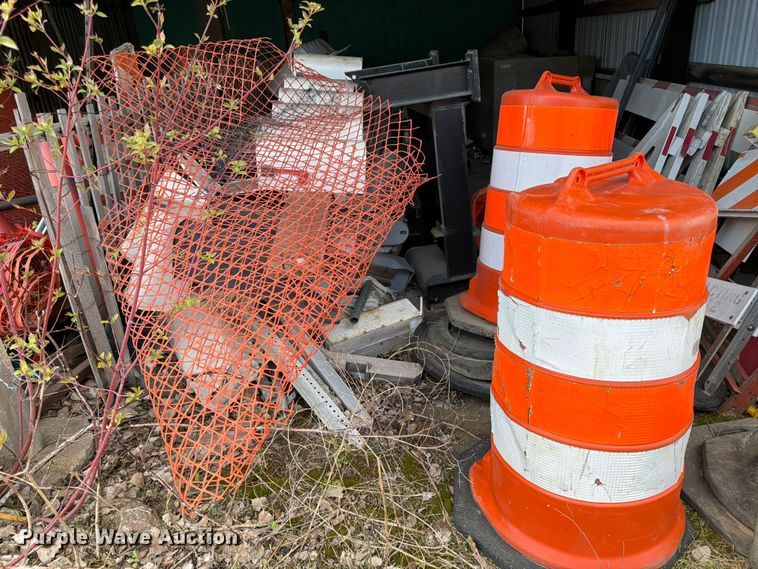 image for item FK0136 Road safety equipment
