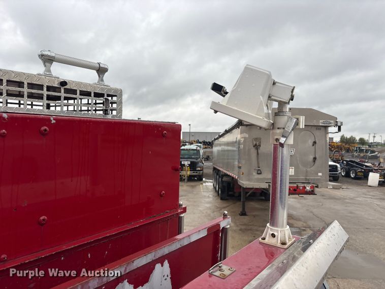 image for item FK1398 1995 Pierce pumper fire truck