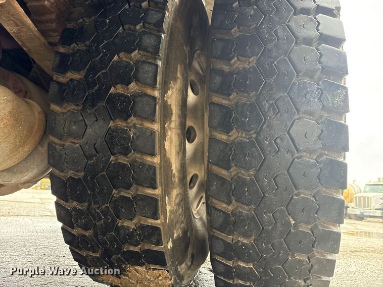 image for item FK1398 1995 Pierce pumper fire truck