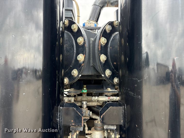 image for item FK1399 2020 Peterbilt 567 sewer jetter truck