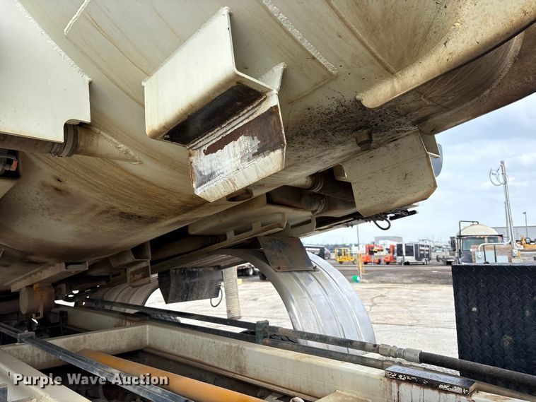 image for item FK1399 2020 Peterbilt 567 sewer jetter truck