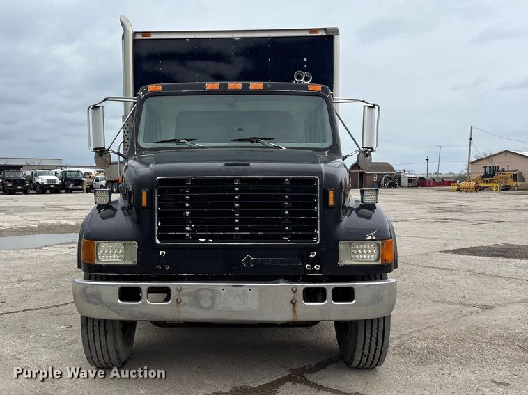 image for item FK1400 2000 International 4900 fuel / lube truck