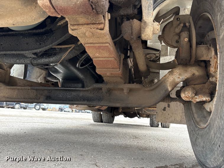 image for item FK1400 2000 International 4900 fuel / lube truck