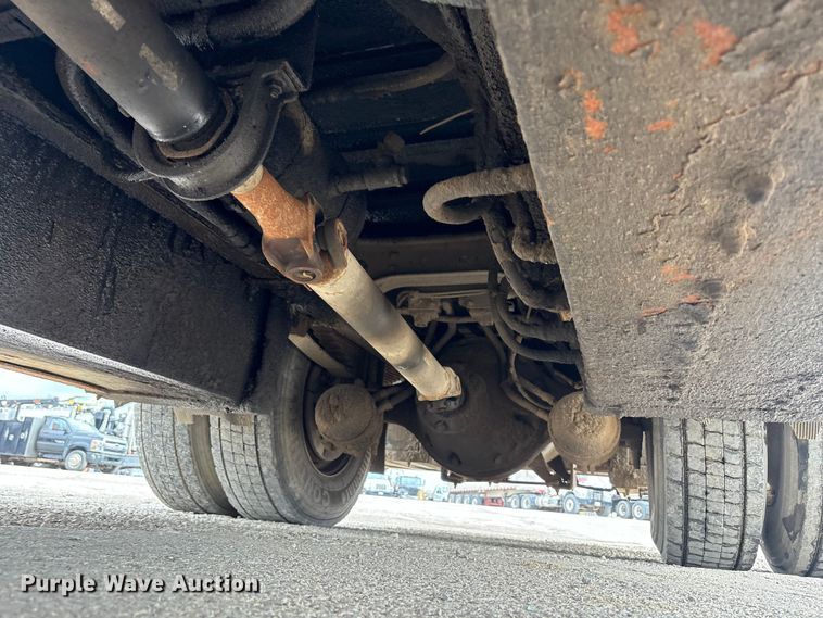 image for item FK1400 2000 International 4900 fuel / lube truck