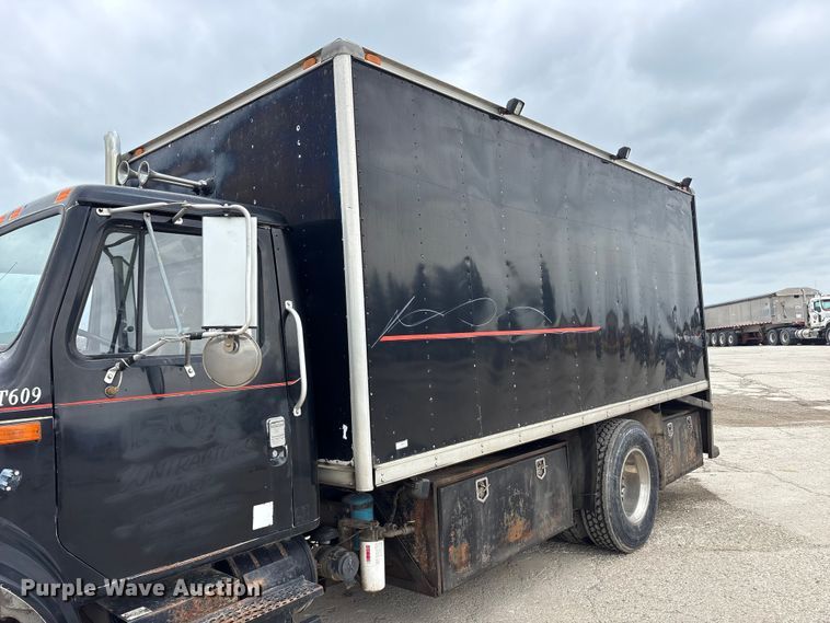 image for item FK1400 2000 International 4900 fuel / lube truck