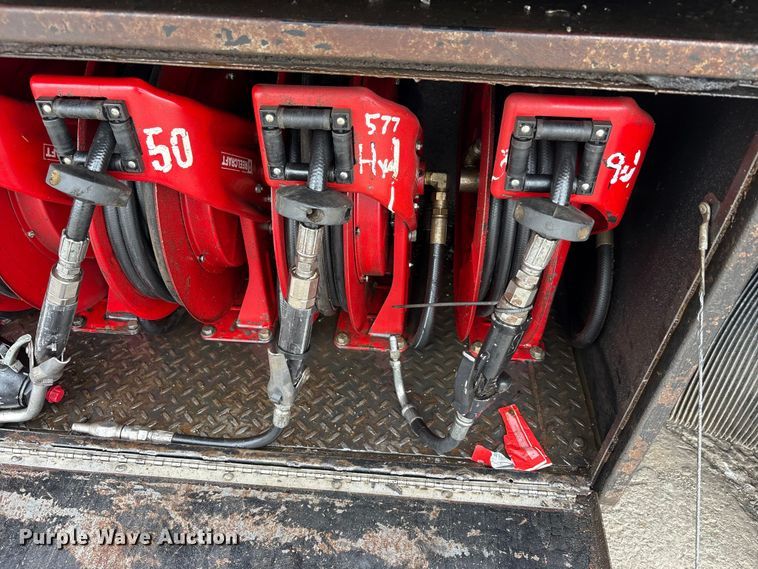 image for item FK1400 2000 International 4900 fuel / lube truck