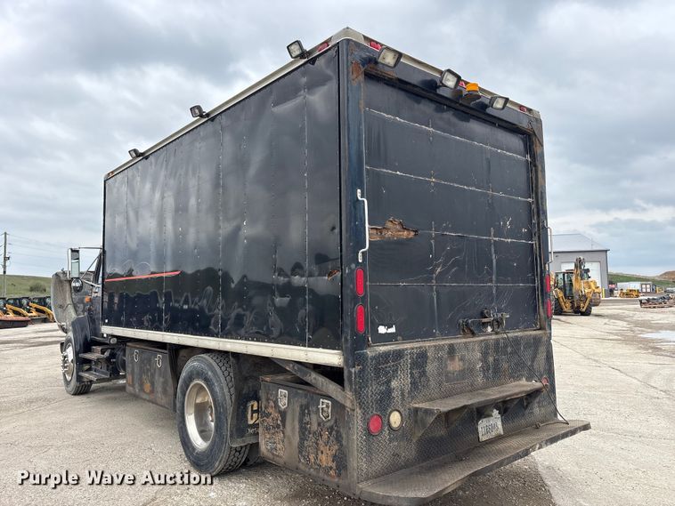 image for item FK1400 2000 International 4900 fuel / lube truck