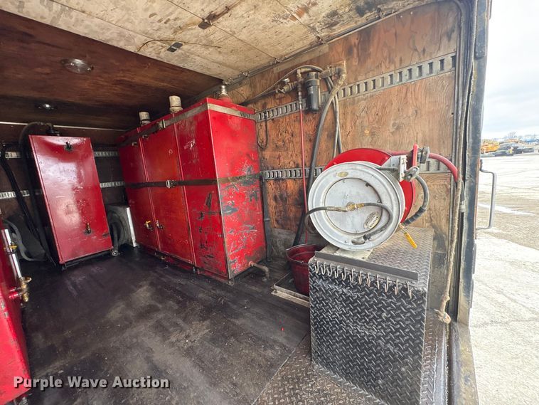 image for item FK1400 2000 International 4900 fuel / lube truck