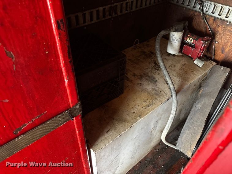 image for item FK1400 2000 International 4900 fuel / lube truck