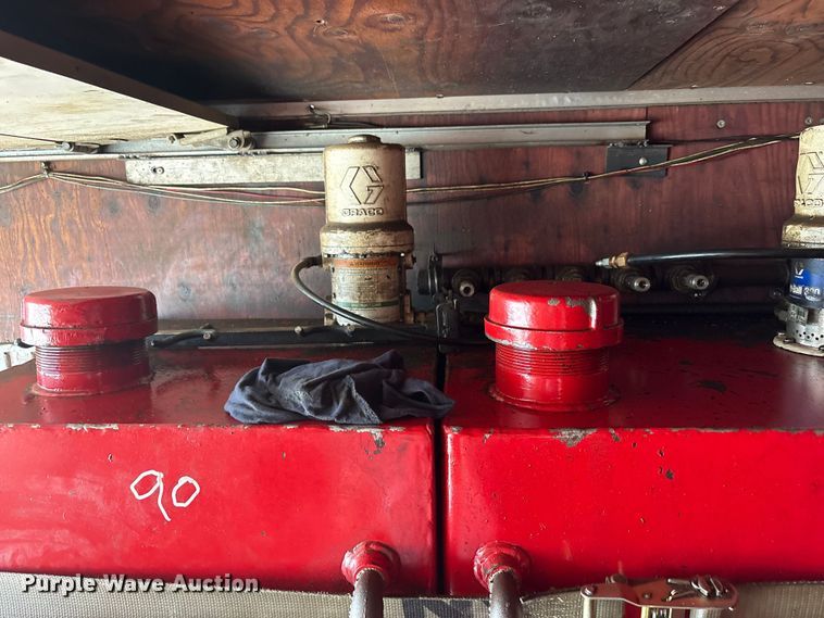 image for item FK1400 2000 International 4900 fuel / lube truck