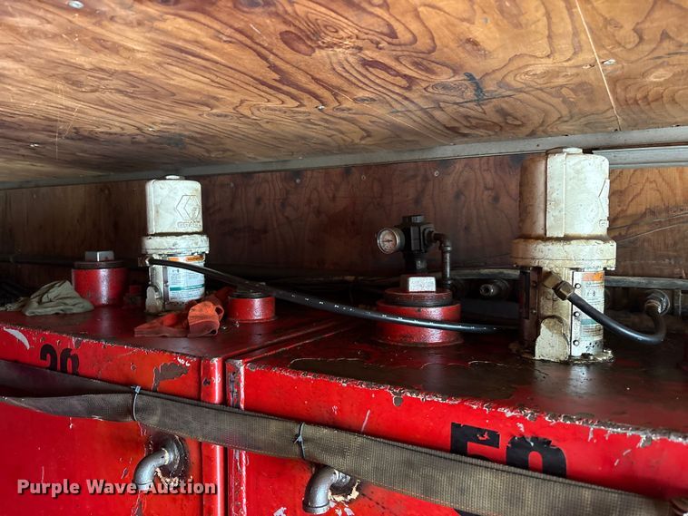 image for item FK1400 2000 International 4900 fuel / lube truck