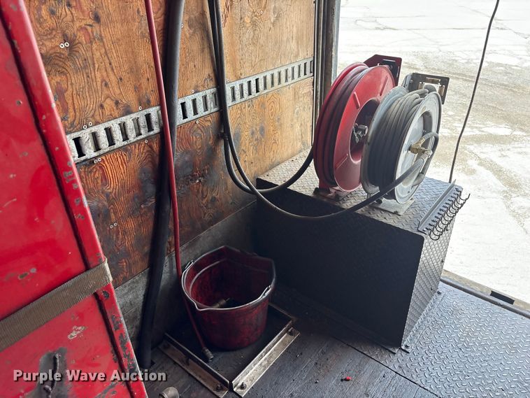 image for item FK1400 2000 International 4900 fuel / lube truck