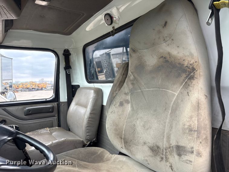 image for item FK1400 2000 International 4900 fuel / lube truck