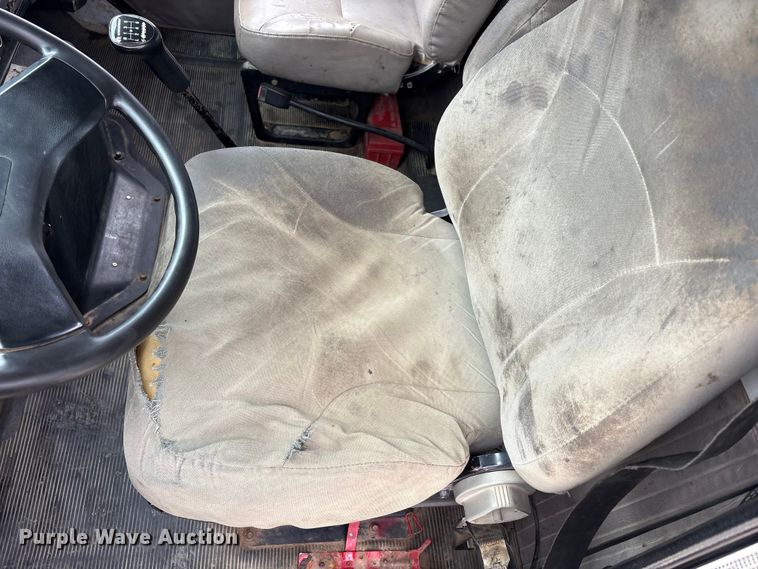 image for item FK1400 2000 International 4900 fuel / lube truck