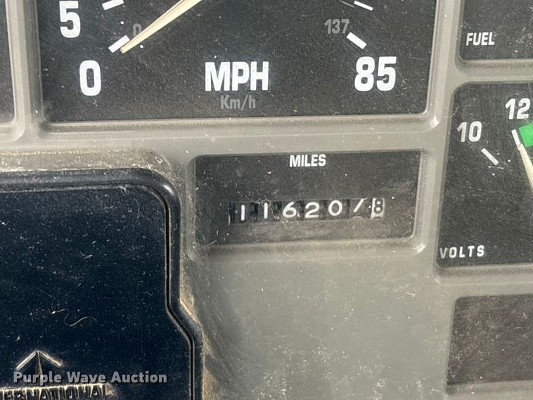 image for item FK1400 2000 International 4900 fuel / lube truck