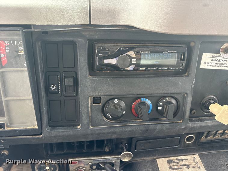 image for item FK1400 2000 International 4900 fuel / lube truck
