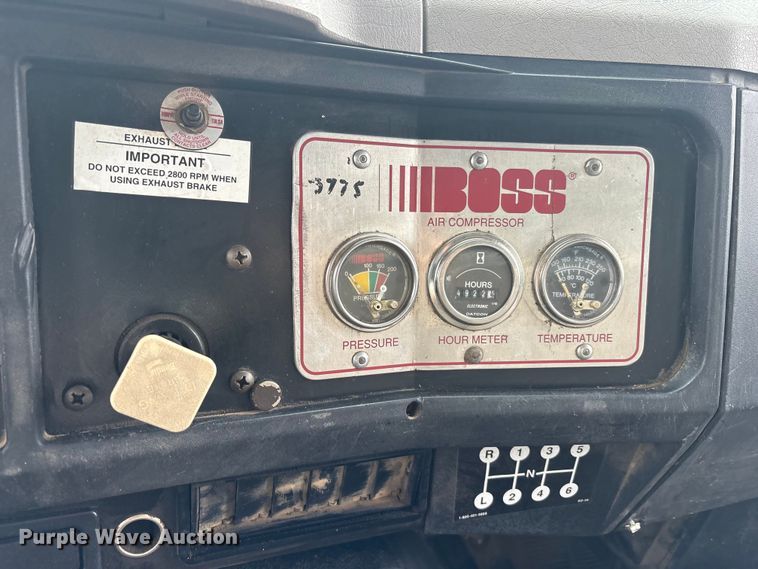 image for item FK1400 2000 International 4900 fuel / lube truck