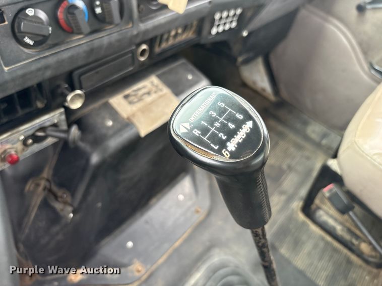 image for item FK1400 2000 International 4900 fuel / lube truck