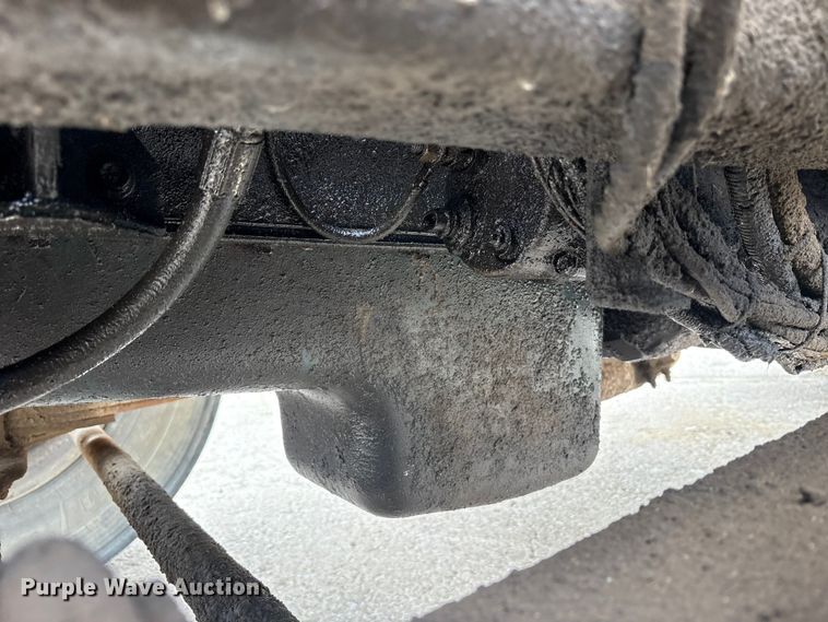 image for item FK1400 2000 International 4900 fuel / lube truck