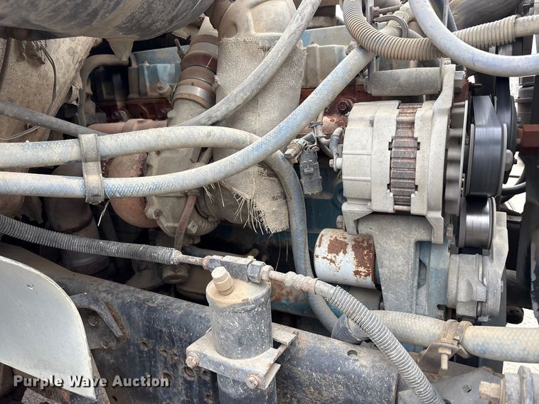 image for item FK1400 2000 International 4900 fuel / lube truck