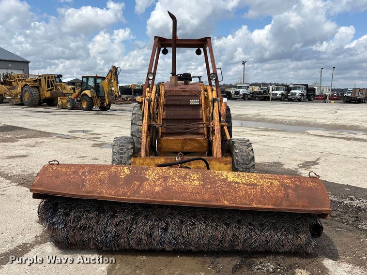 image for item FK1401 1993 Case 480F MFWD tractor