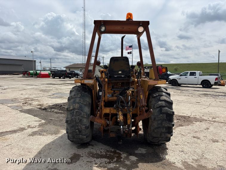 image for item FK1401 1993 Case 480F MFWD tractor