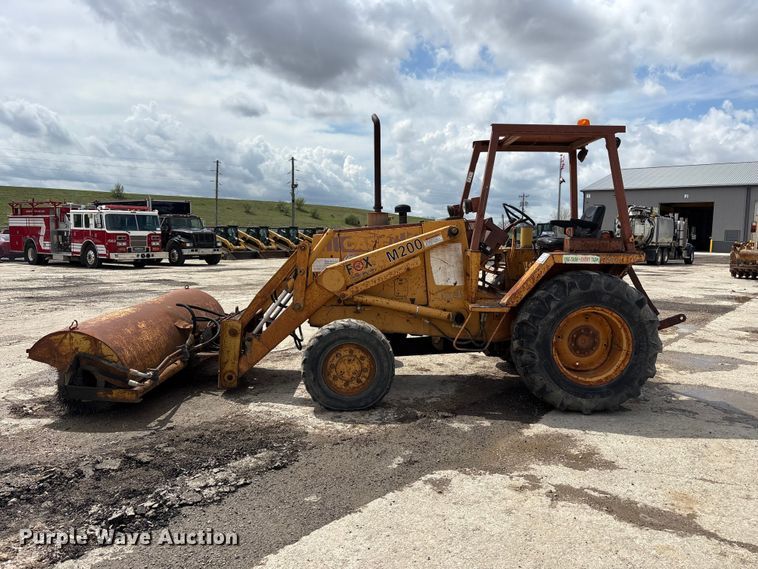 image for item FK1401 1993 Case 480F MFWD tractor