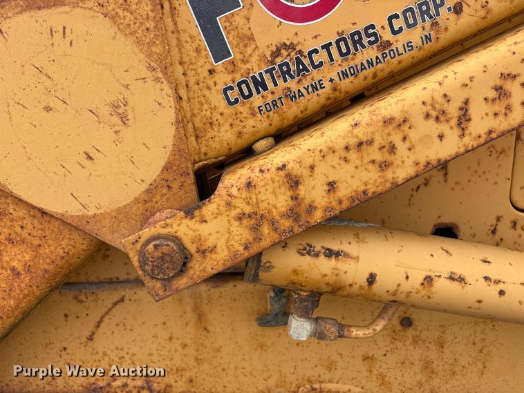 image for item FK1401 1993 Case 480F MFWD tractor