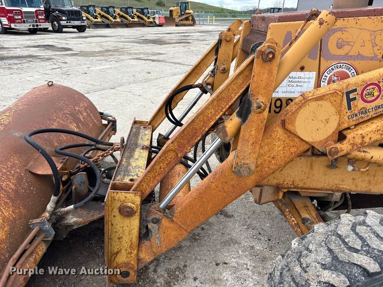 image for item FK1401 1993 Case 480F MFWD tractor