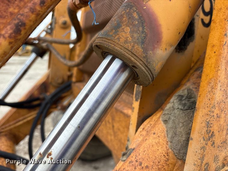 image for item FK1401 1993 Case 480F MFWD tractor