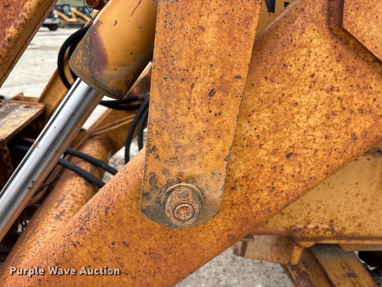 image for item FK1401 1993 Case 480F MFWD tractor