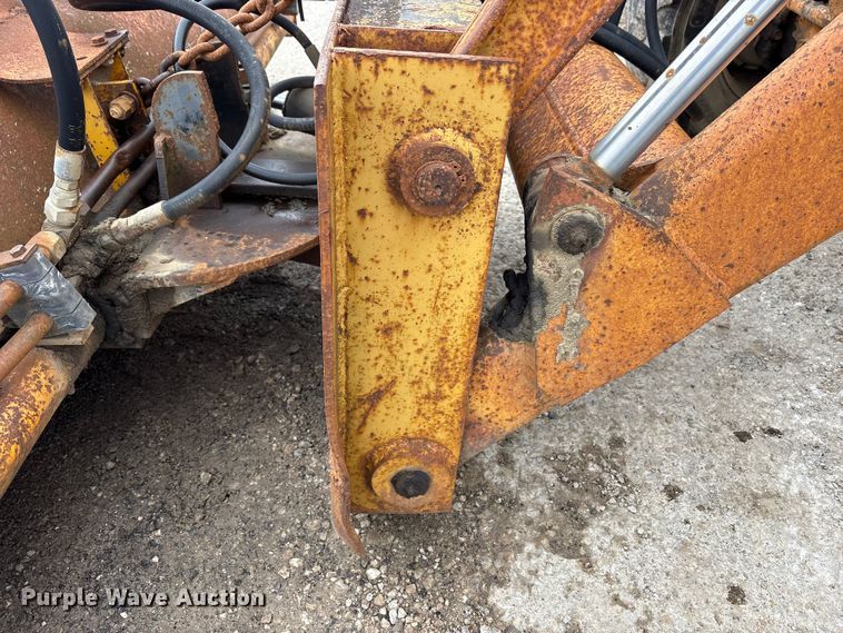 image for item FK1401 1993 Case 480F MFWD tractor