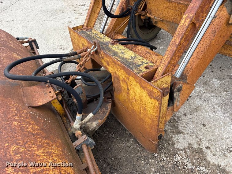 image for item FK1401 1993 Case 480F MFWD tractor