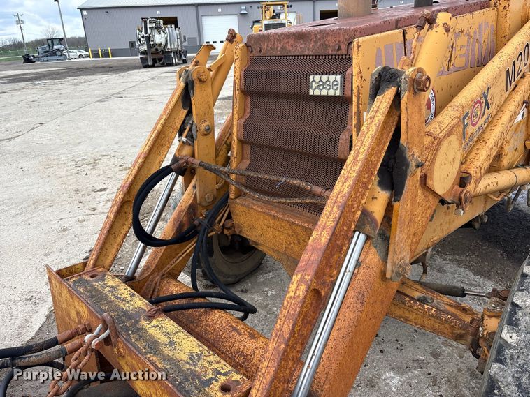 image for item FK1401 1993 Case 480F MFWD tractor