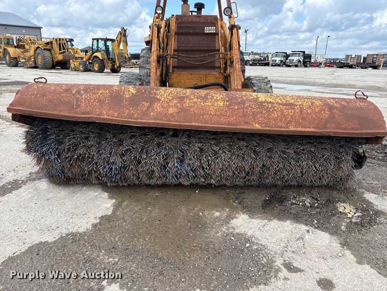 image for item FK1401 1993 Case 480F MFWD tractor