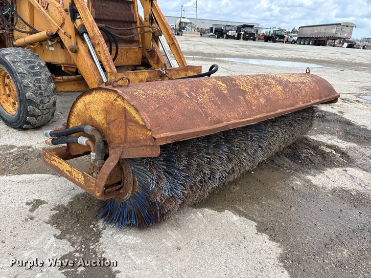 image for item FK1401 1993 Case 480F MFWD tractor