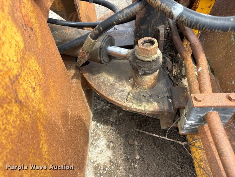 image for item FK1401 1993 Case 480F MFWD tractor