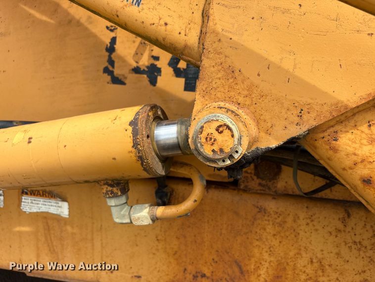 image for item FK1401 1993 Case 480F MFWD tractor